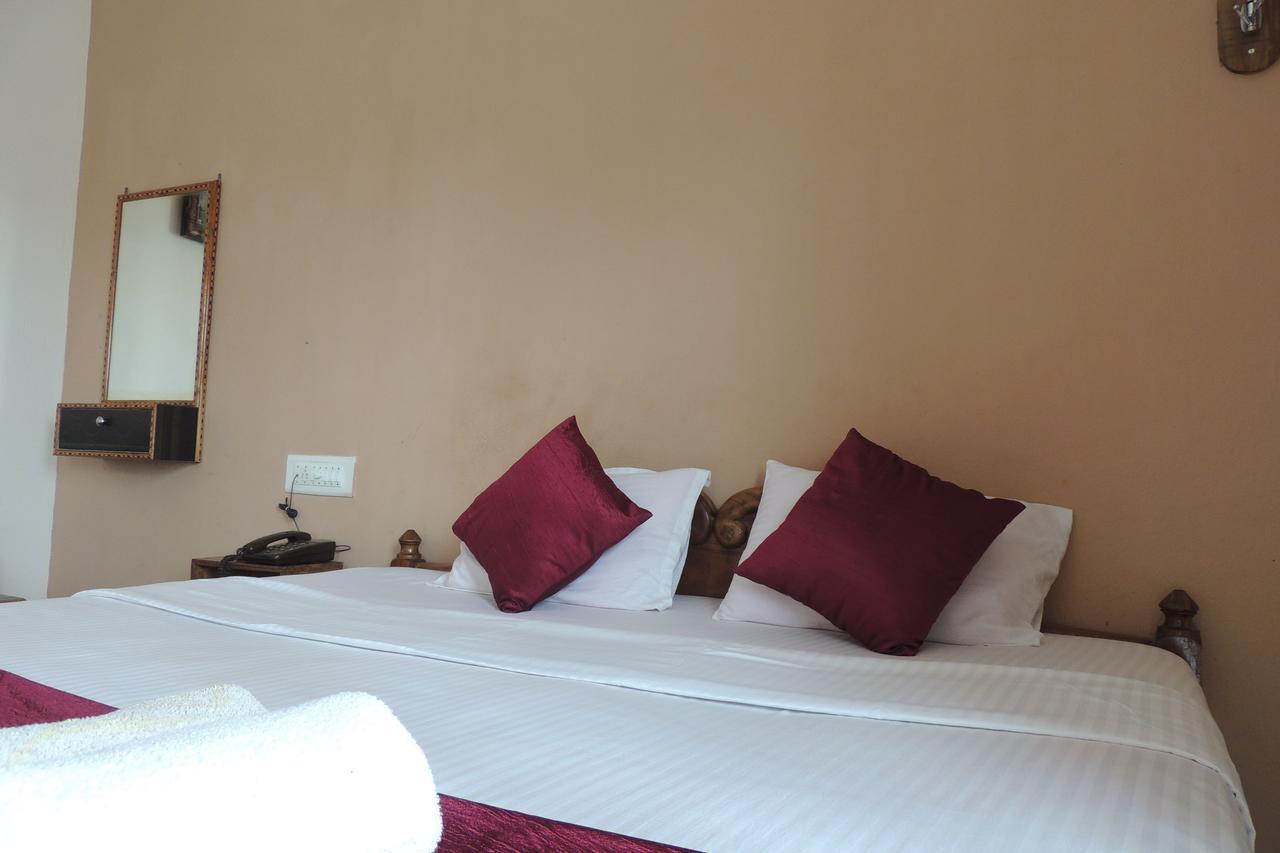 Surya Inn Konârak Extérieur photo